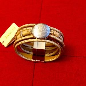 Saachi leather bracelet